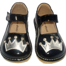 Black Patent Stone Shoes com Sliver Crown